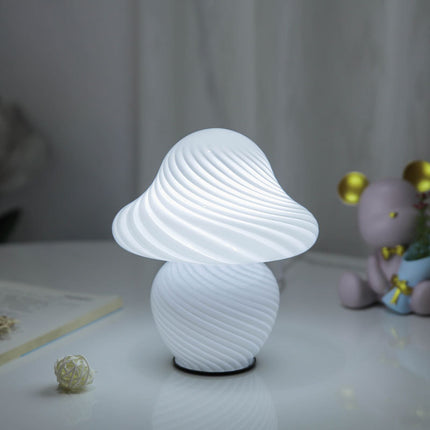 Szklana lampka nocna LED grzybek