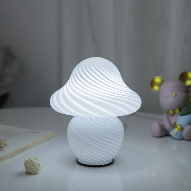 Szklana lampka nocna LED grzybek