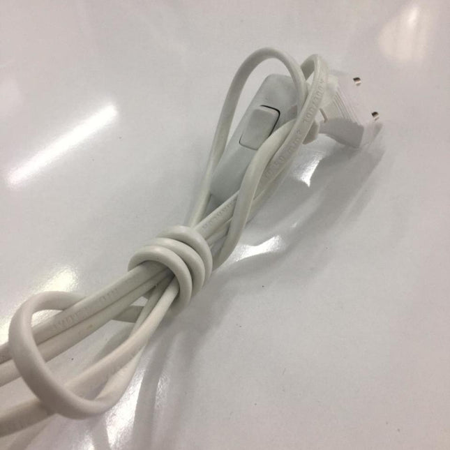 Biała lampka nocna z niebieskim wielorybem