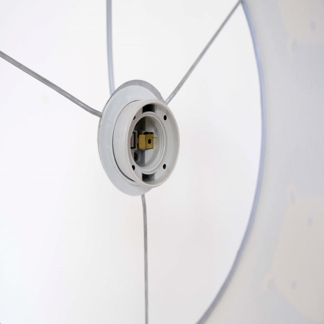 Biała lampka nocna z niebieskim wielorybem