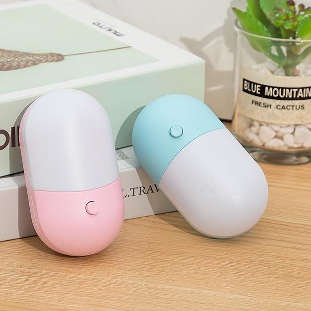 Lampka nocna LED do gniazdka dwukolorowa