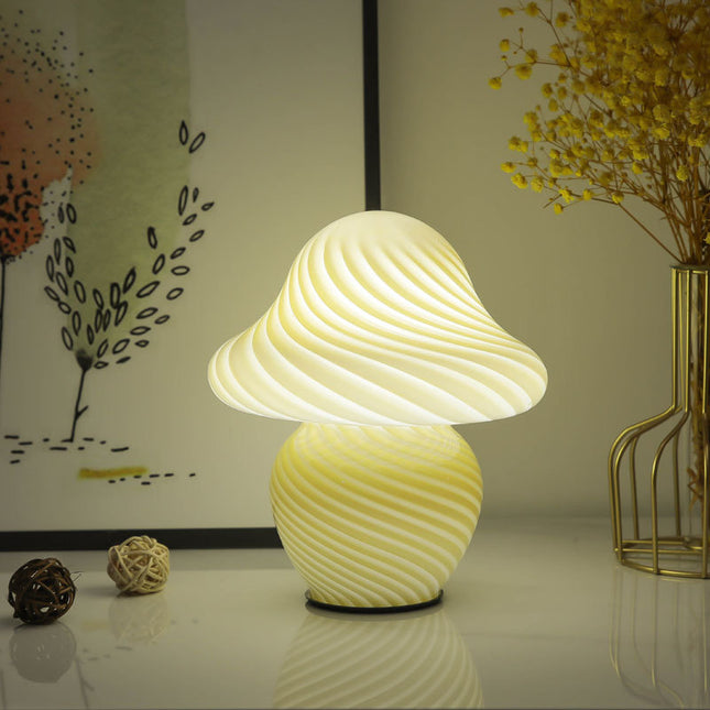 Szklana lampka nocna LED grzybek