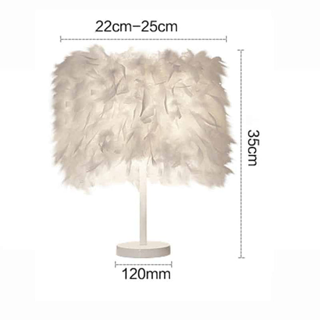 Elegancka lampka nocna z białych piór