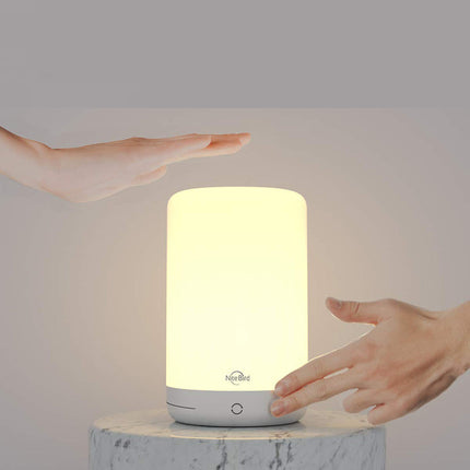 Inteligentna lampa stołowa sterowana smartfonem