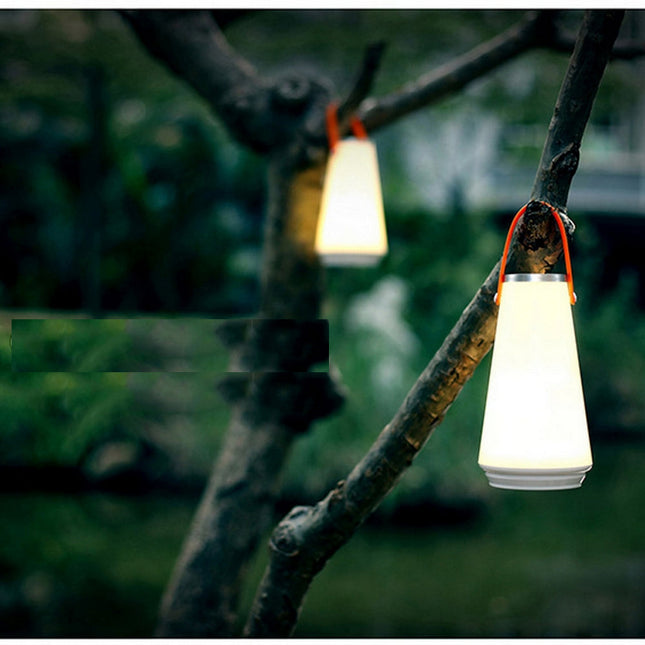 Przenośna lampka kempingowa LED z uchwytem