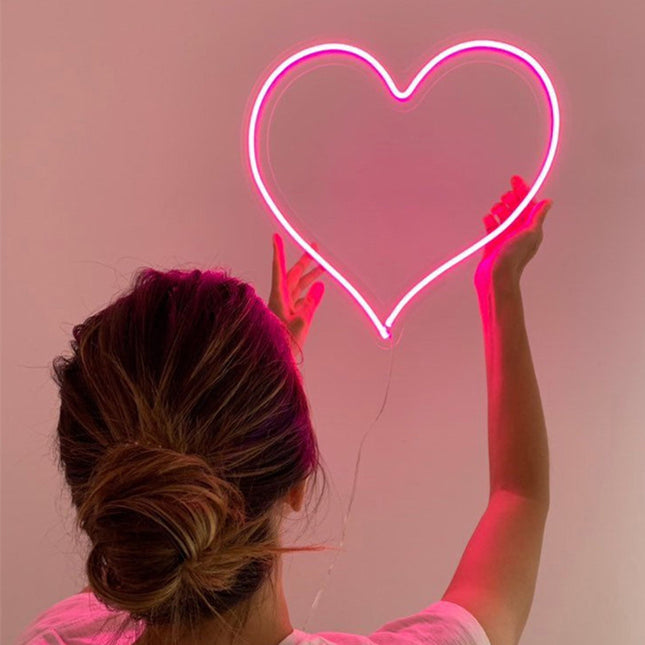 Lampka ścienna LED neon w kształcie serca