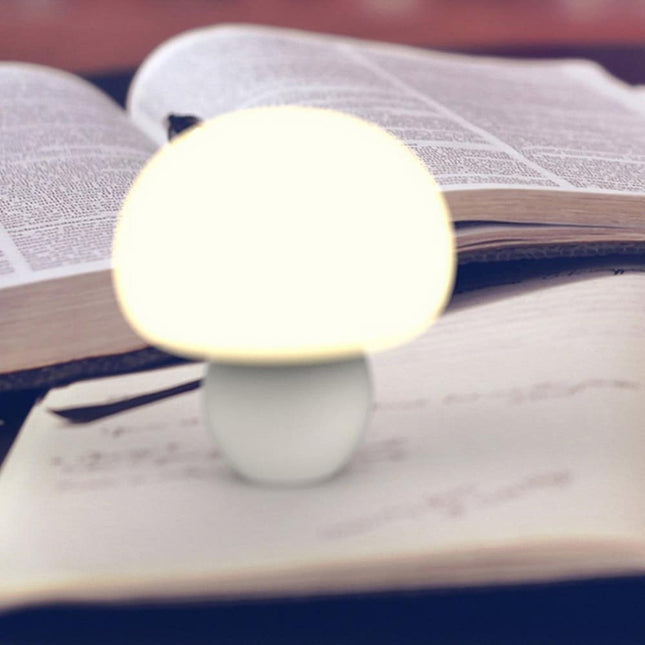 Mini lampka nocna LED w kształcie grzybka