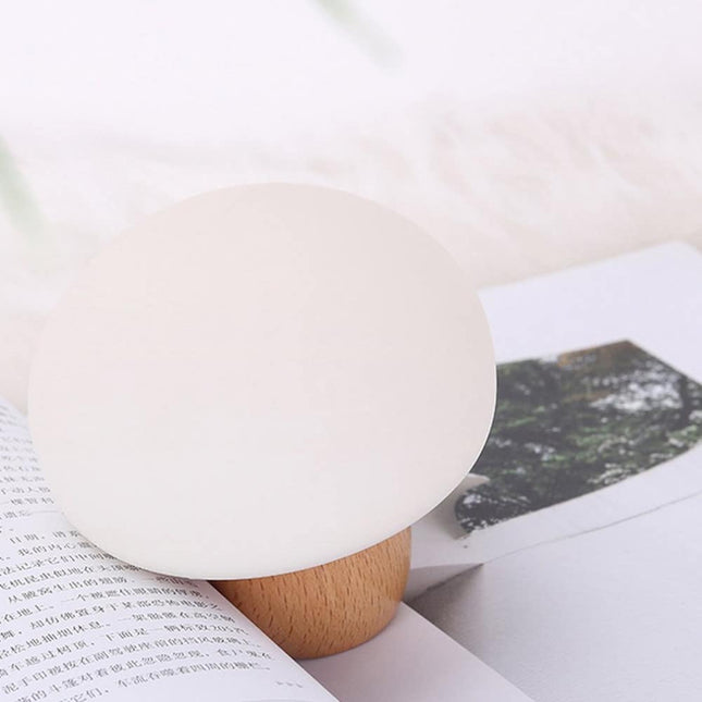 Mini lampka nocna LED w kształcie grzybka