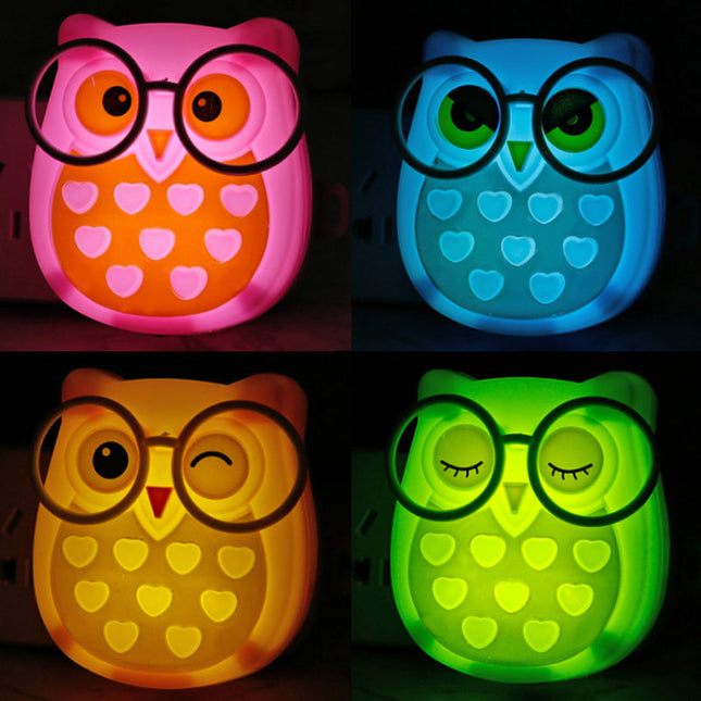 Lampka nocna LED Sowa do kontaktu