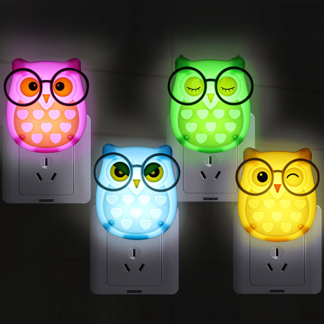 Lampka nocna LED Sowa do kontaktu