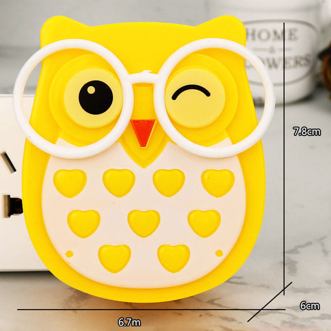 Lampka nocna LED Sowa do kontaktu