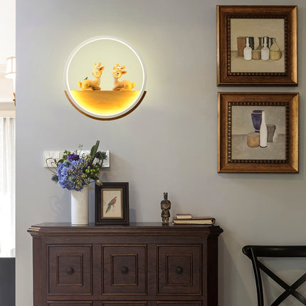 Drewniana lampka nocna ścienna jeleń