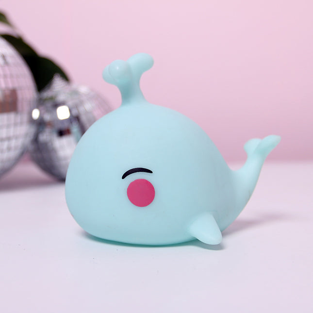 Silikonowa lampka wieloryb zmieniająca kolory