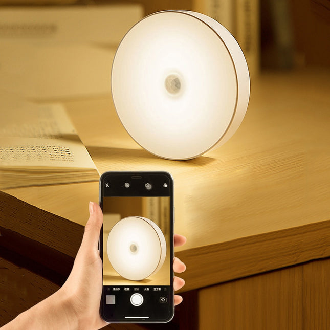 Lampka LED z czujnikiem ruchu ładowana