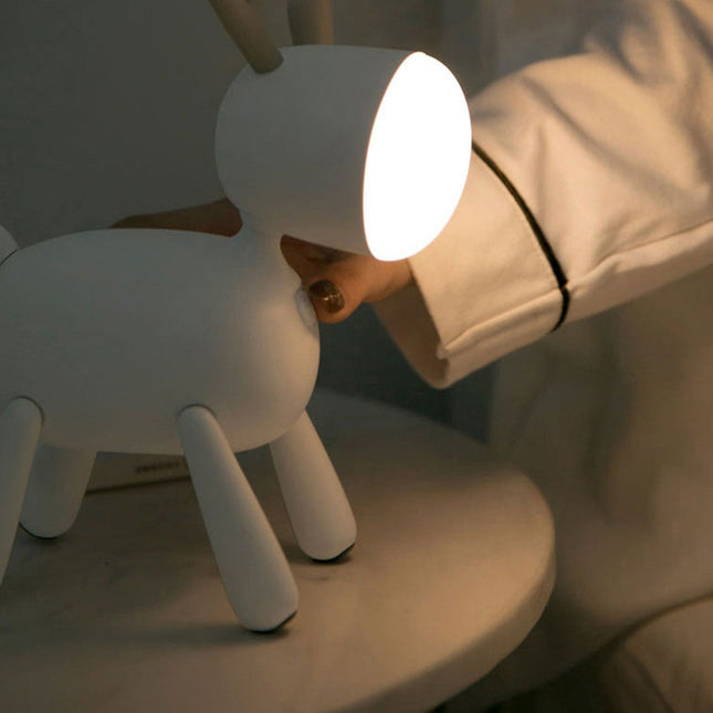 Nowoczesna lampka nocna dla dzieci jelonek